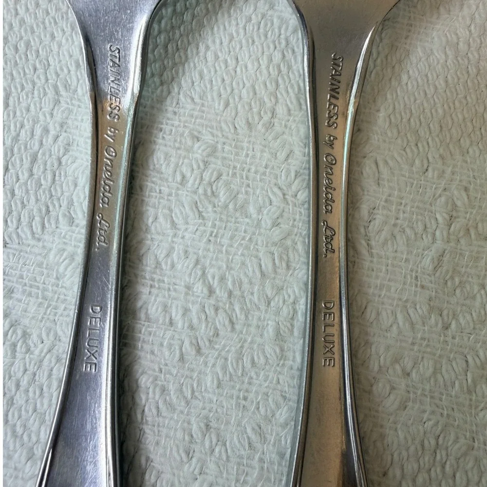 Oneida strathmore stainless